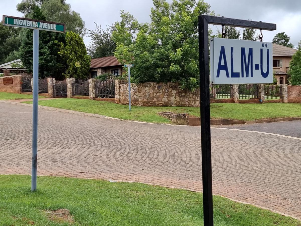 Alm-Ue Villa Dullstroom Exteriör bild