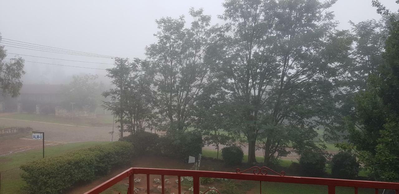 Alm-Ue Villa Dullstroom Exteriör bild