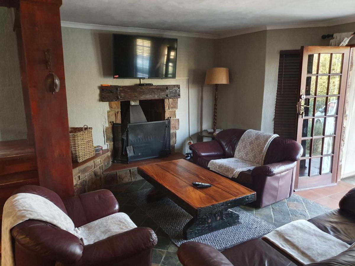 Alm-Ue Villa Dullstroom Exteriör bild