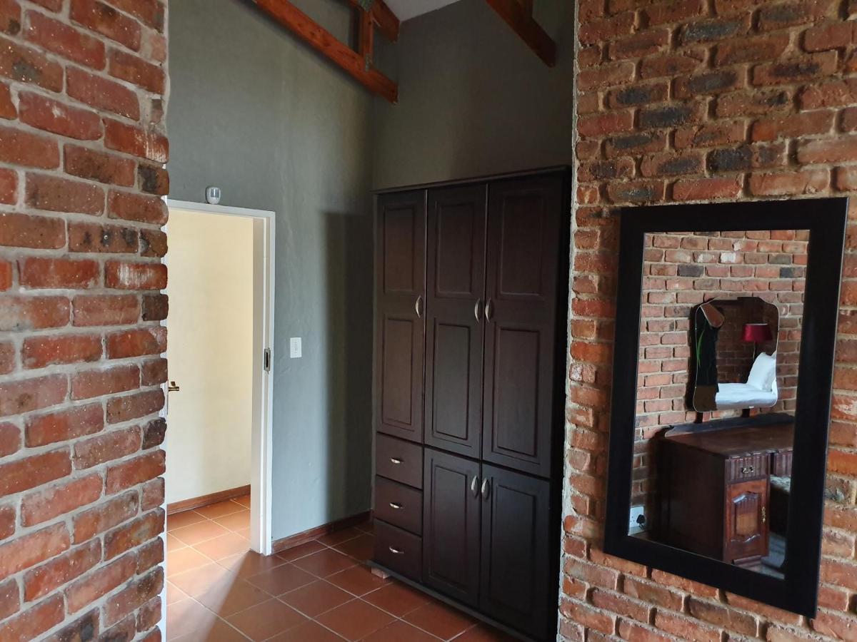 Alm-Ue Villa Dullstroom Exteriör bild